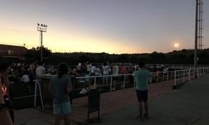 Cabanillas del Campo atrae a 500 personas para observar el eclipse solar