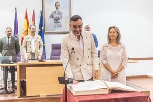 Isaac Urrea se incorpora como nuevo concejal en el Ayuntamiento de Guadalajara