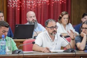 VOX cuestiona que el alcalde de Azuqueca asuma más competencias justo antes de reducir su dedicación al Ayuntamiento
