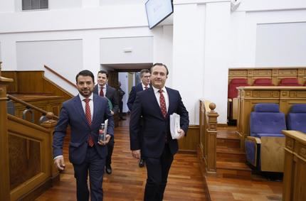 VOX desvela que Page gastó 15.000 euros en un retrato de José Bono, ahora directamente relacionado con diversas tramas