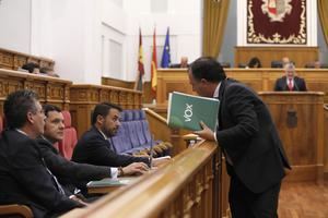 VOX exige a Page respuestas sobre la alteración del censo electoral por la 'Ley de nietos' y el colapso causado por la regularización masiva