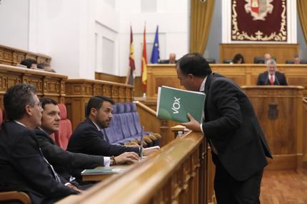 VOX exige a Page respuestas sobre la alteración del censo electoral por la 'Ley de nietos' y el colapso causado por la regularización masiva