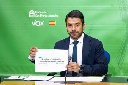 VOX destapa que Page gastó 30.000 en patrocinar premios para el consejero de Sanidad mientras los profesionales carecían de EPIs