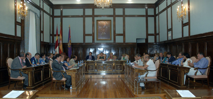 La Diputación destinará 1,8 millones de euros a mejorar alumbrados públicos y rebajar el recibo de la luz